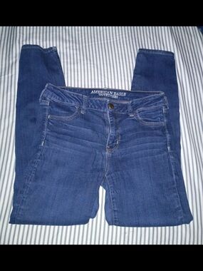 2 Pairs Of American Eagle Women’s Dark Blue Stretch Skinny Jeans Size 10 Regular